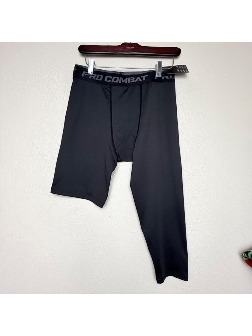 NWT Pro Combat Mens One Leg Compression Base Layer In Black Sz L